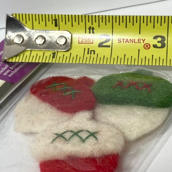 Christmas Acorns 100% Wool Felt Crafts Applique Embellishments Needle Felting - Picture 7 of 13